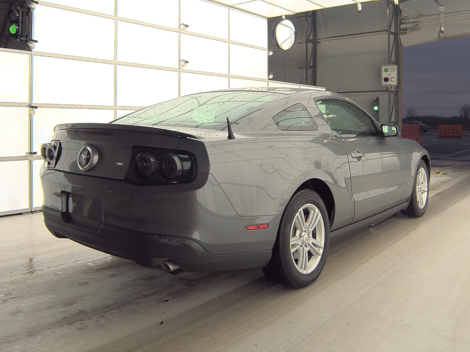 2010 Ford Mustang V6 FWD