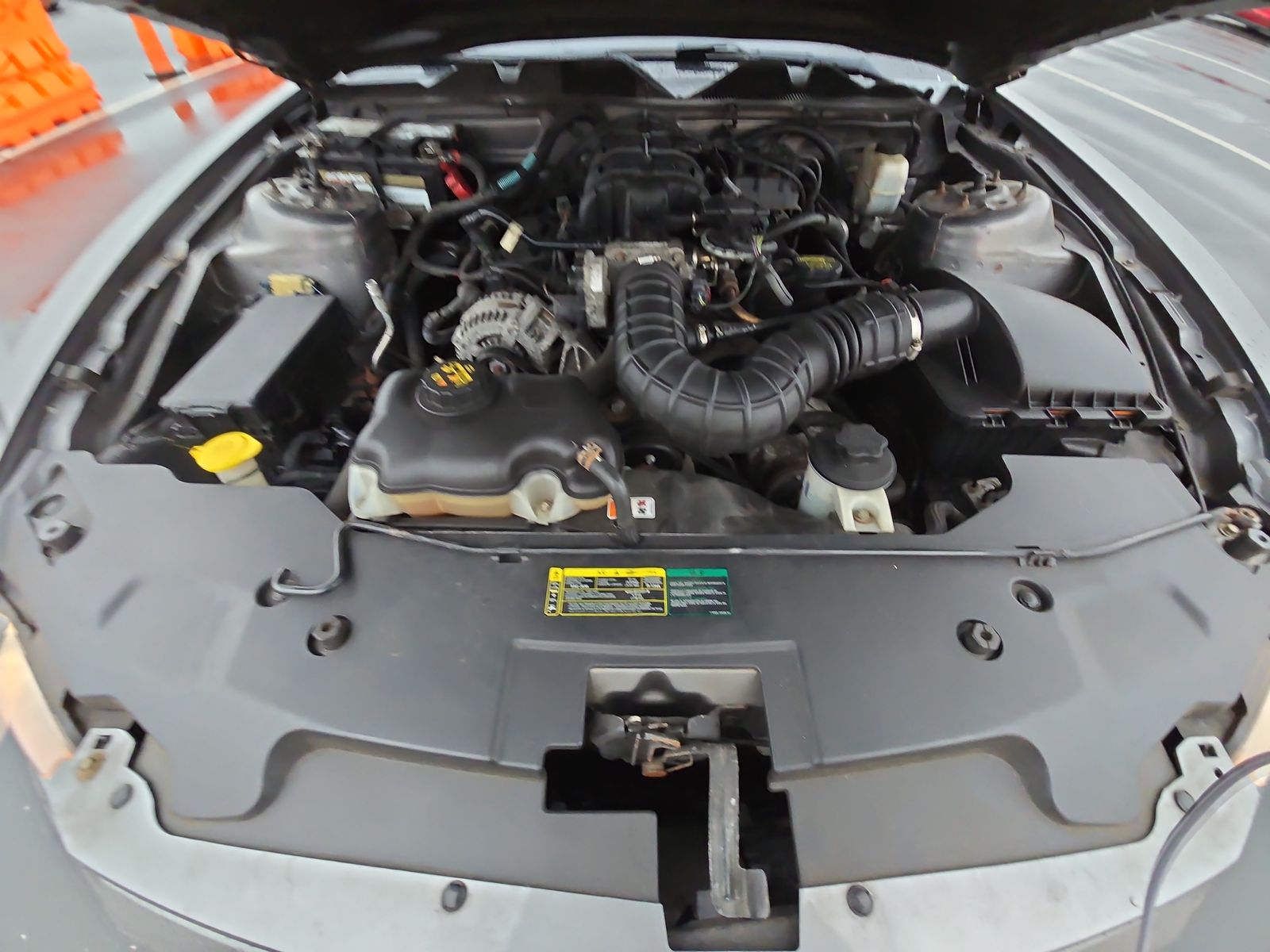 2010 Ford Mustang V6 FWD