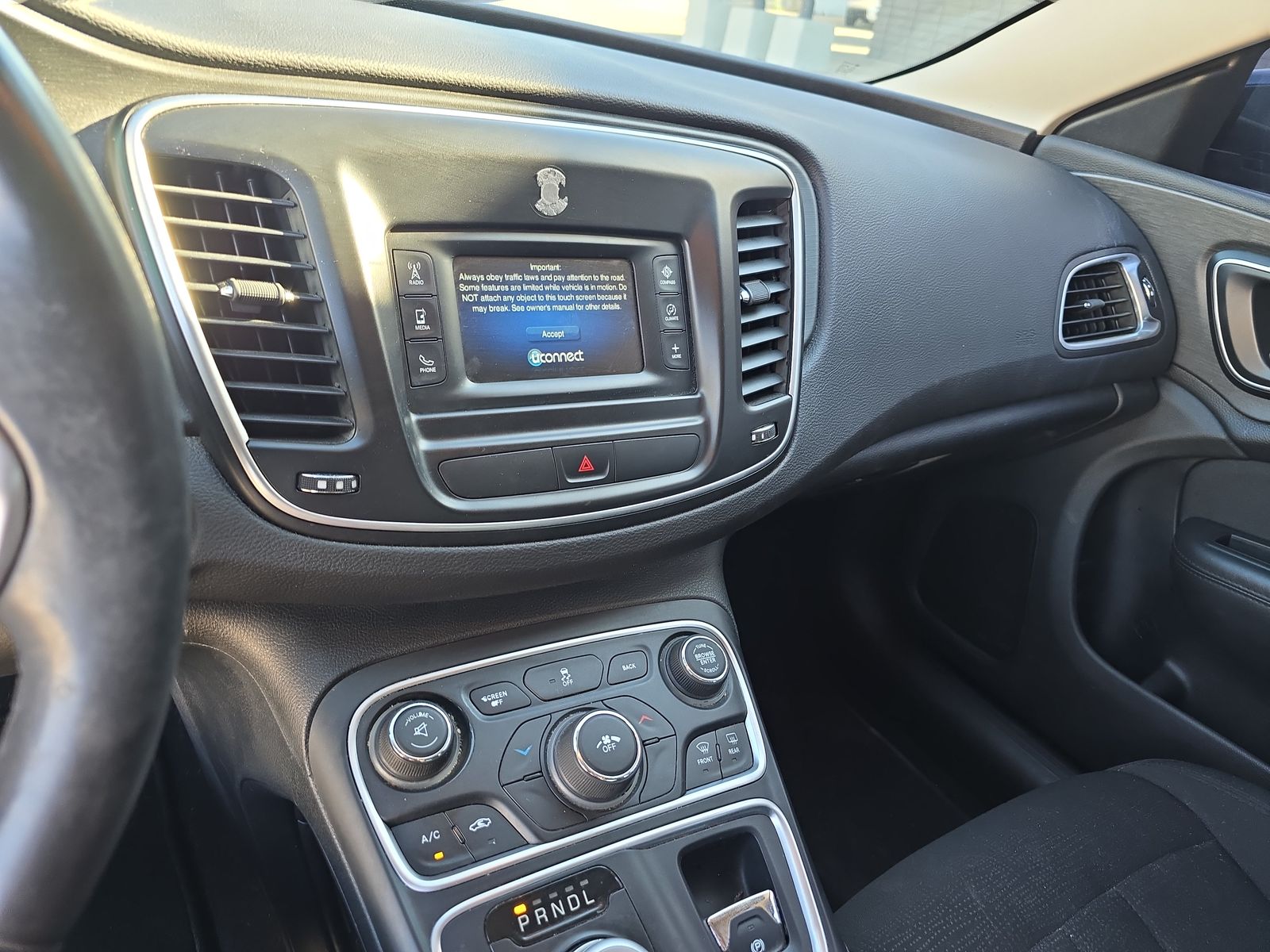 2016 Chrysler 200 Limited FWD