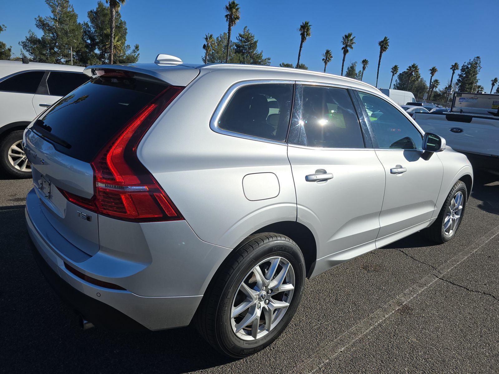 2021 Volvo XC60 T5 Momentum AWD