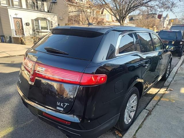 2018 Lincoln MKT Base AWD