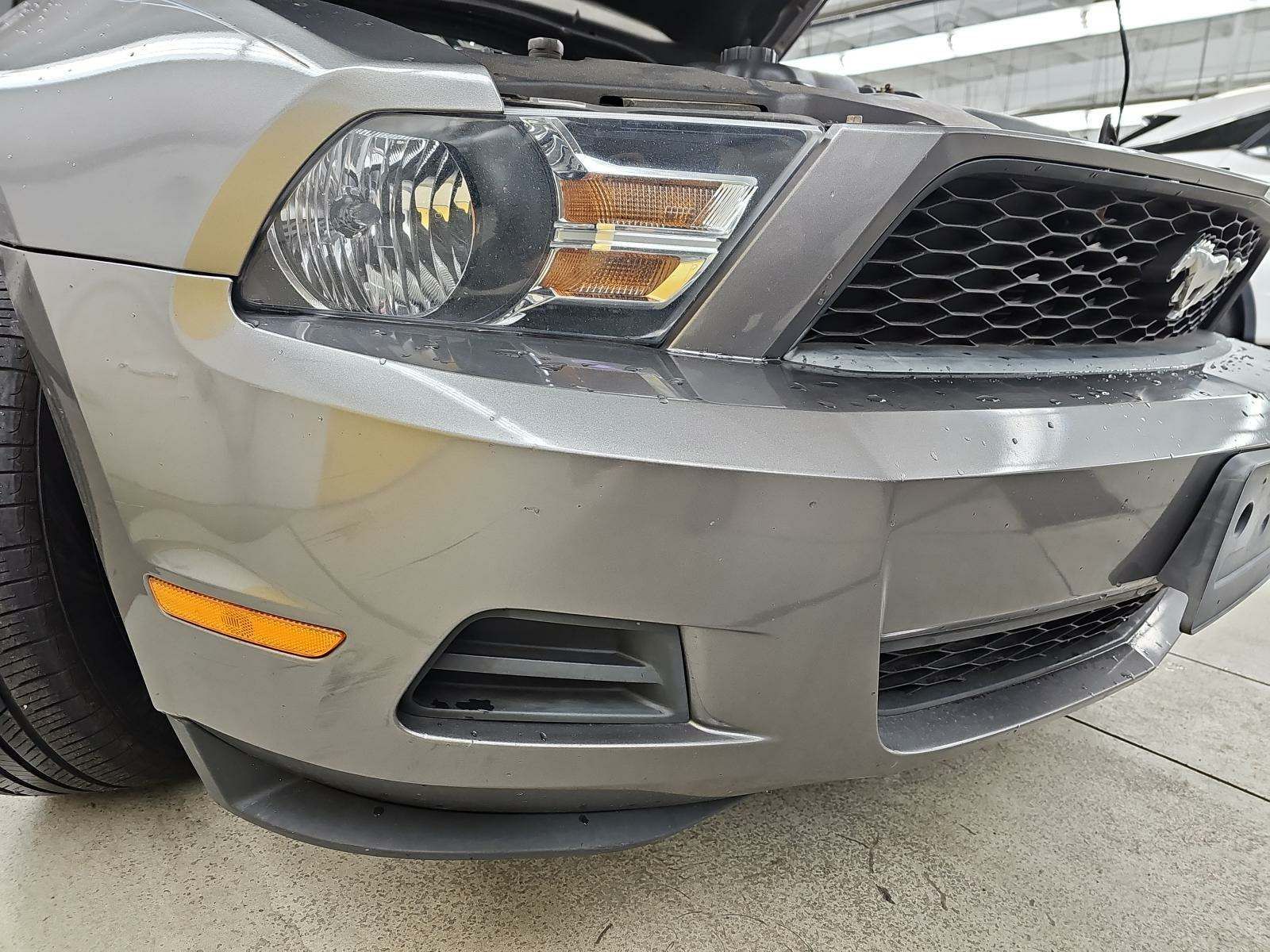 2010 Ford Mustang V6 FWD