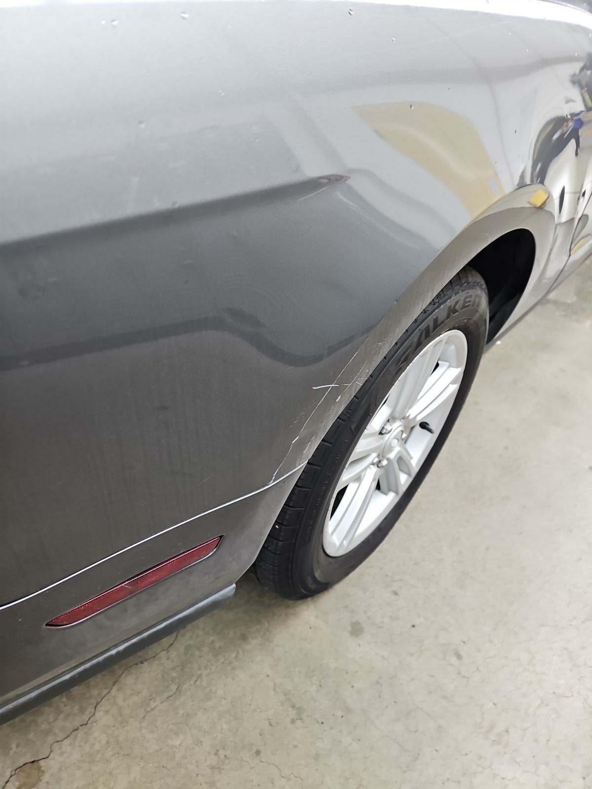 2010 Ford Mustang V6 FWD