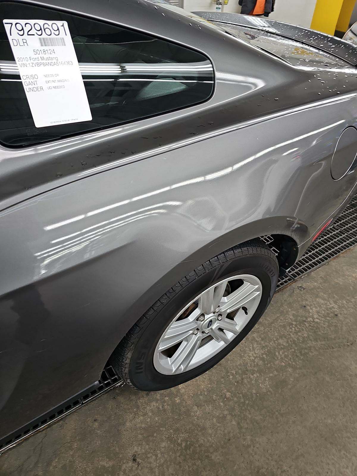 2010 Ford Mustang V6 FWD
