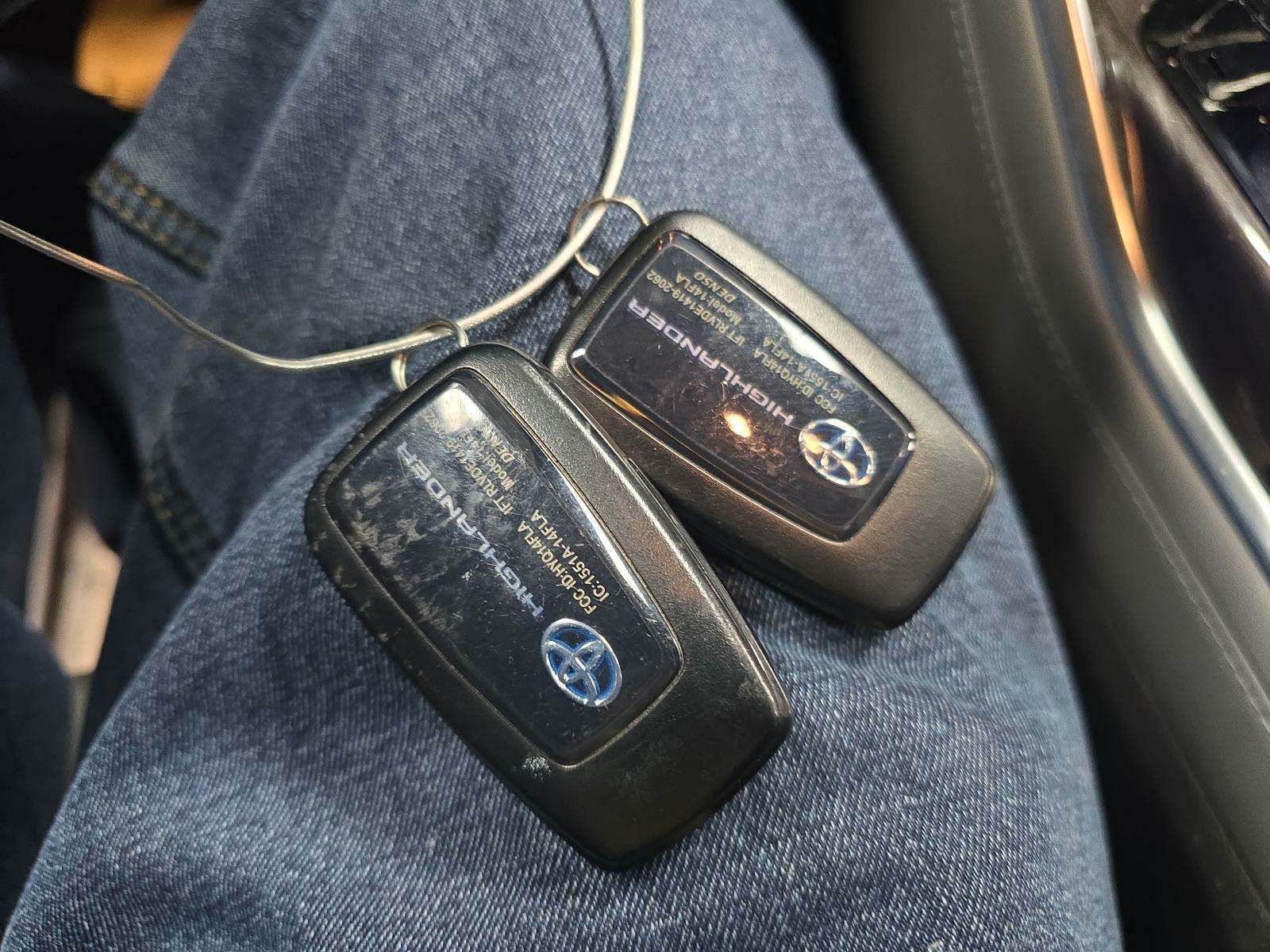 2022 Toyota Highlander Hybrid Limited AWD