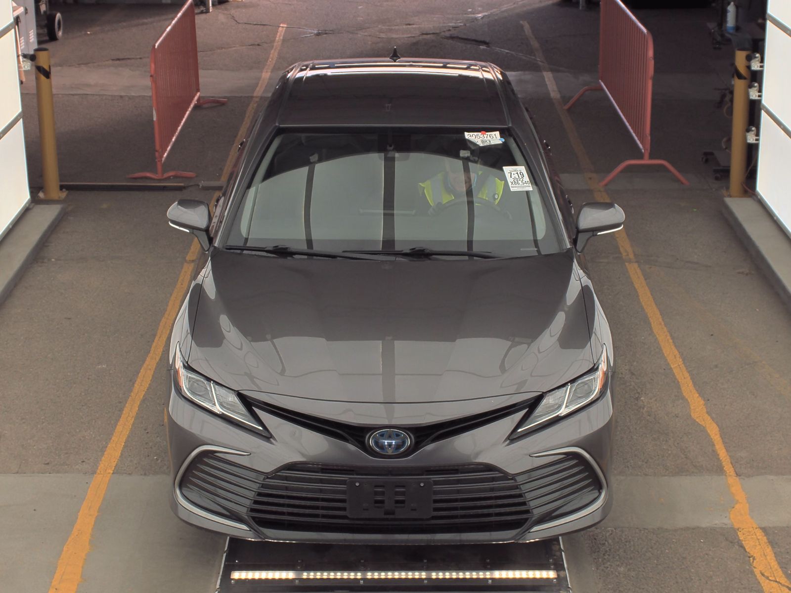 2022 Toyota Camry Hybrid LE FWD