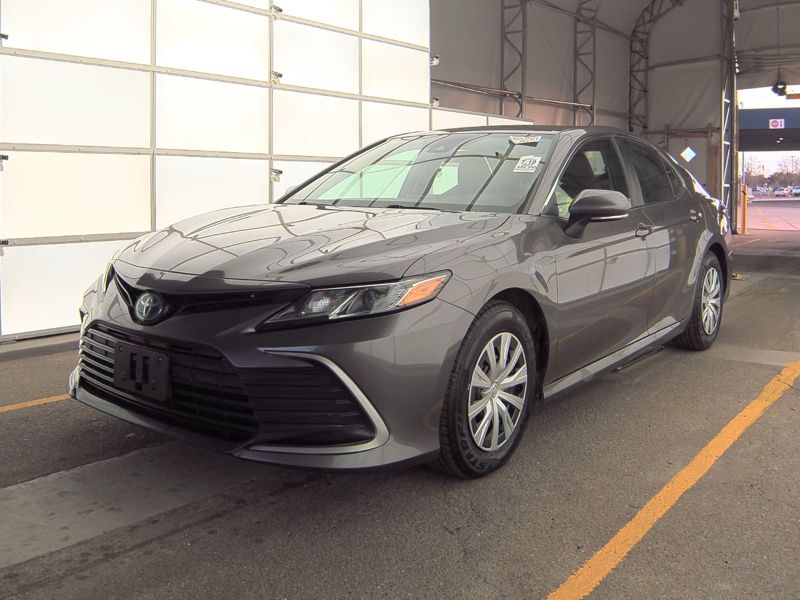 2022 Toyota Camry Hybrid LE FWD