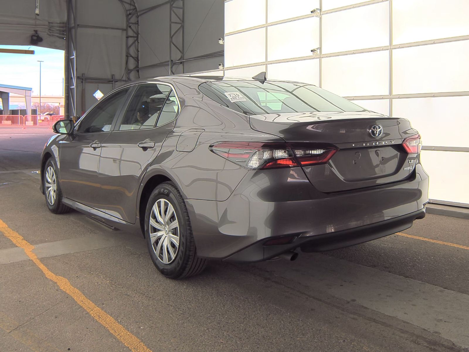 2022 Toyota Camry Hybrid LE FWD