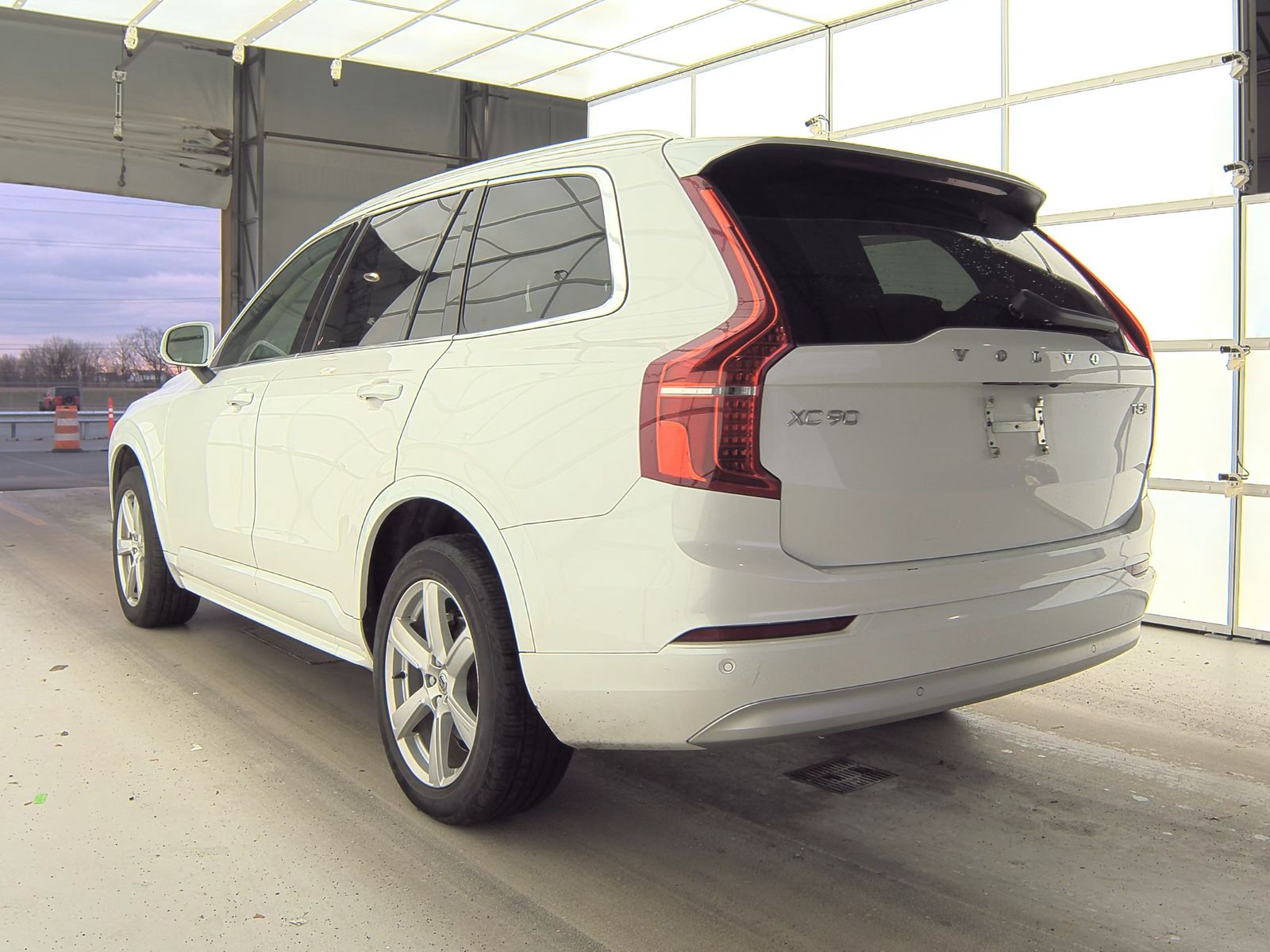 2022 Volvo XC90 T5 Momentum AWD