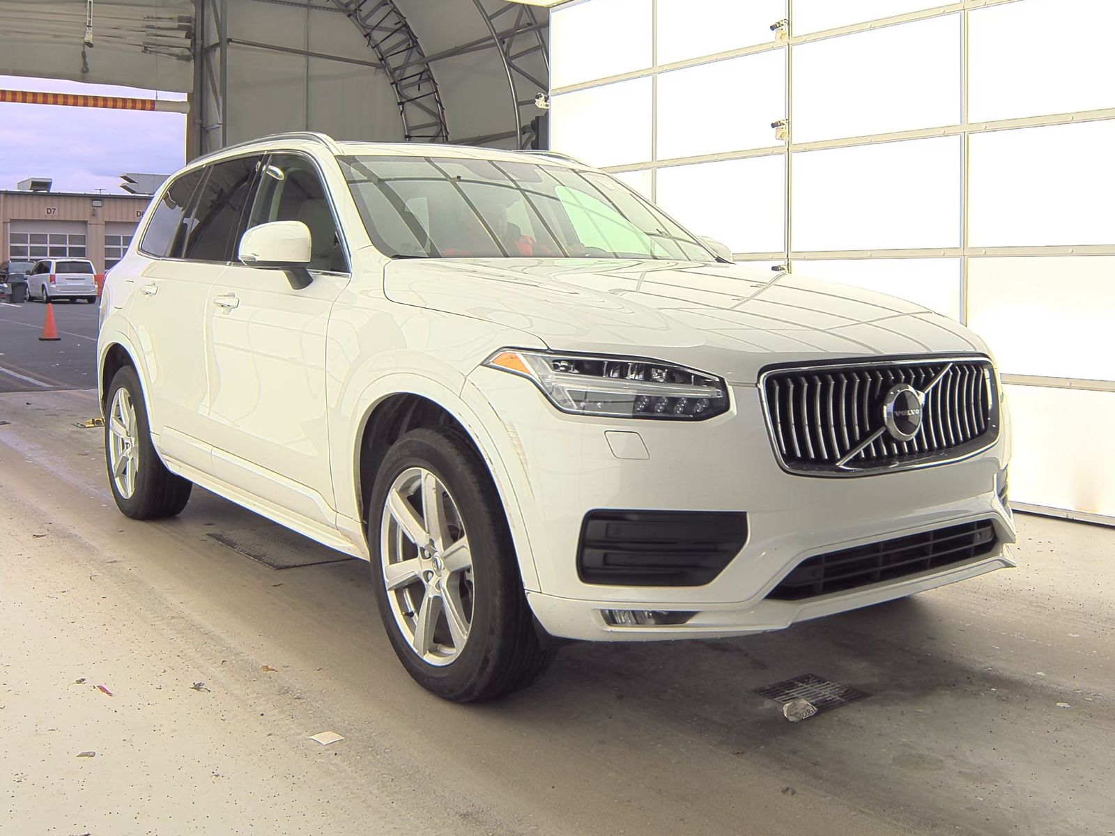 2022 Volvo XC90 T5 Momentum AWD