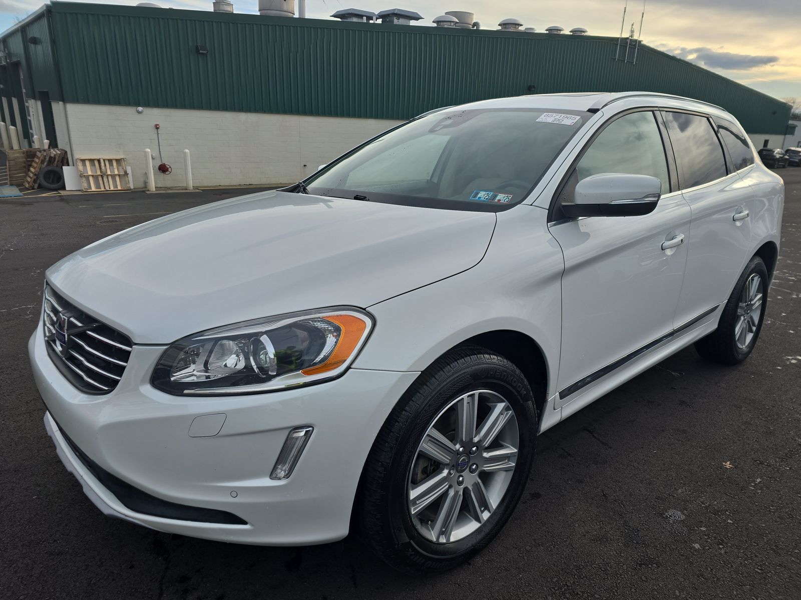 2017 Volvo XC60 T5 Inscription AWD