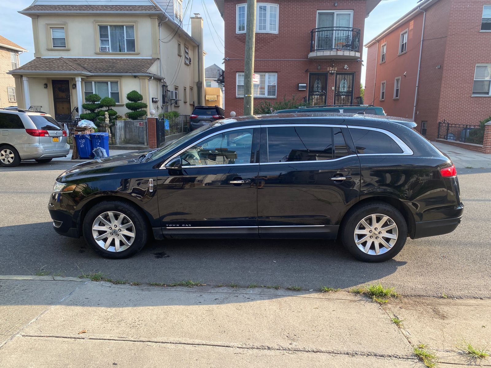 2018 Lincoln MKT Base AWD