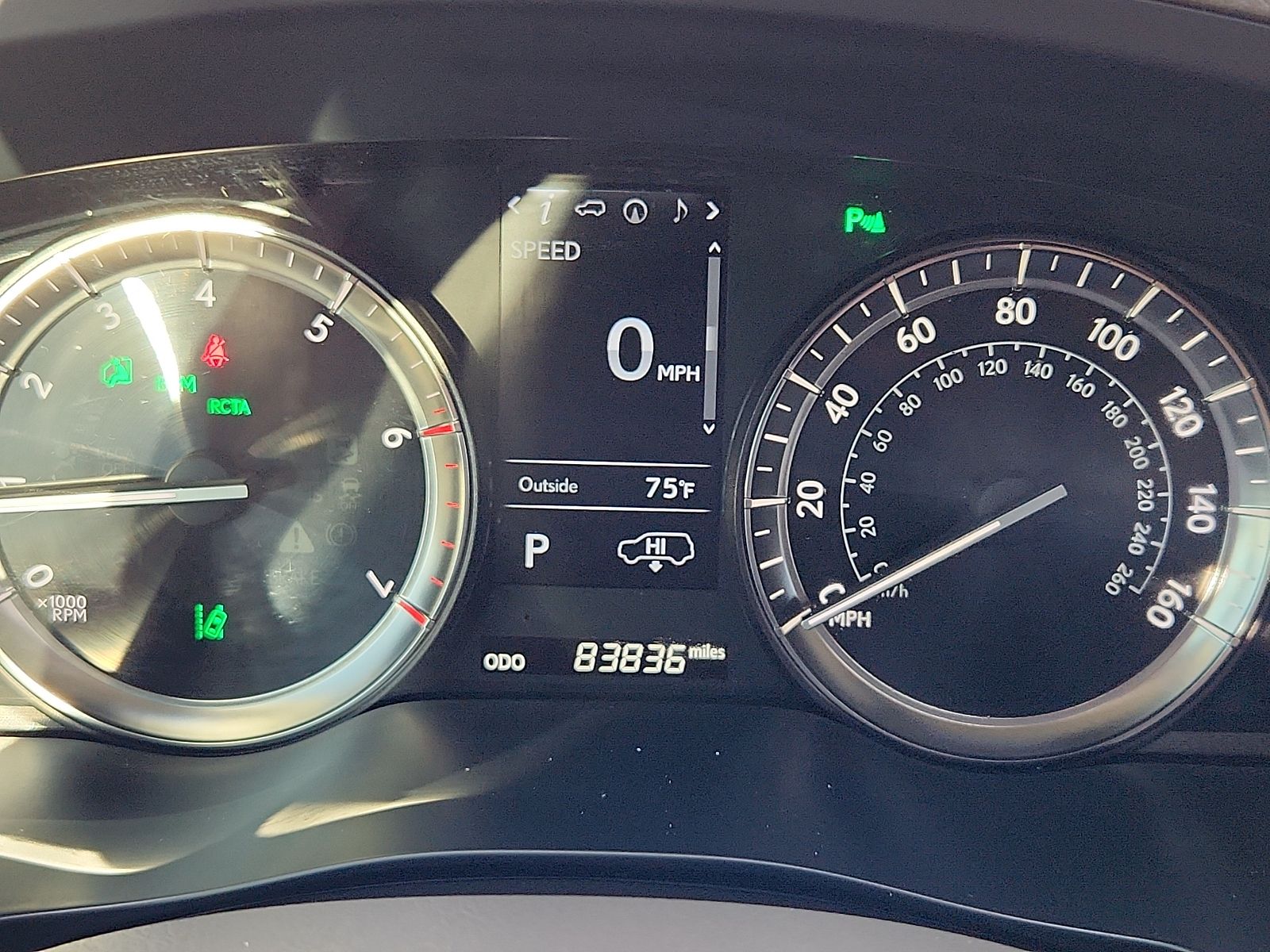 Lexus LX 570 снимка Lexus LX 570