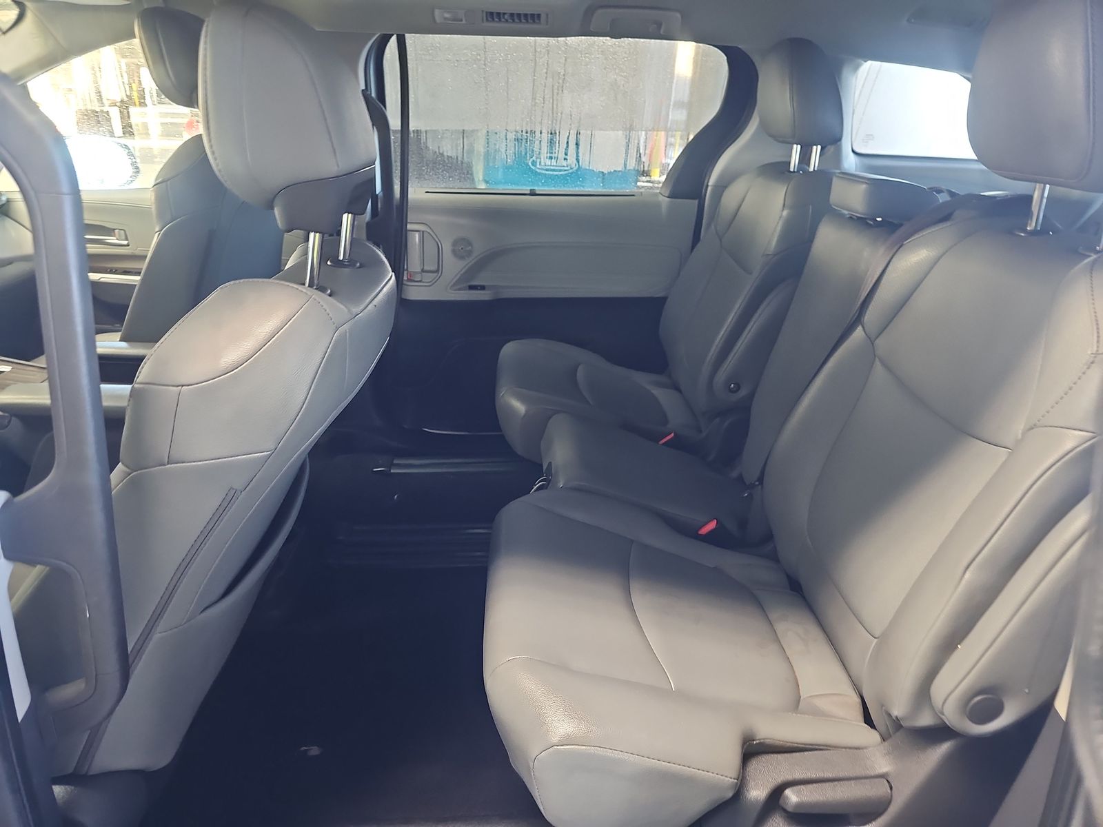 2021 Toyota Sienna XLE FWD