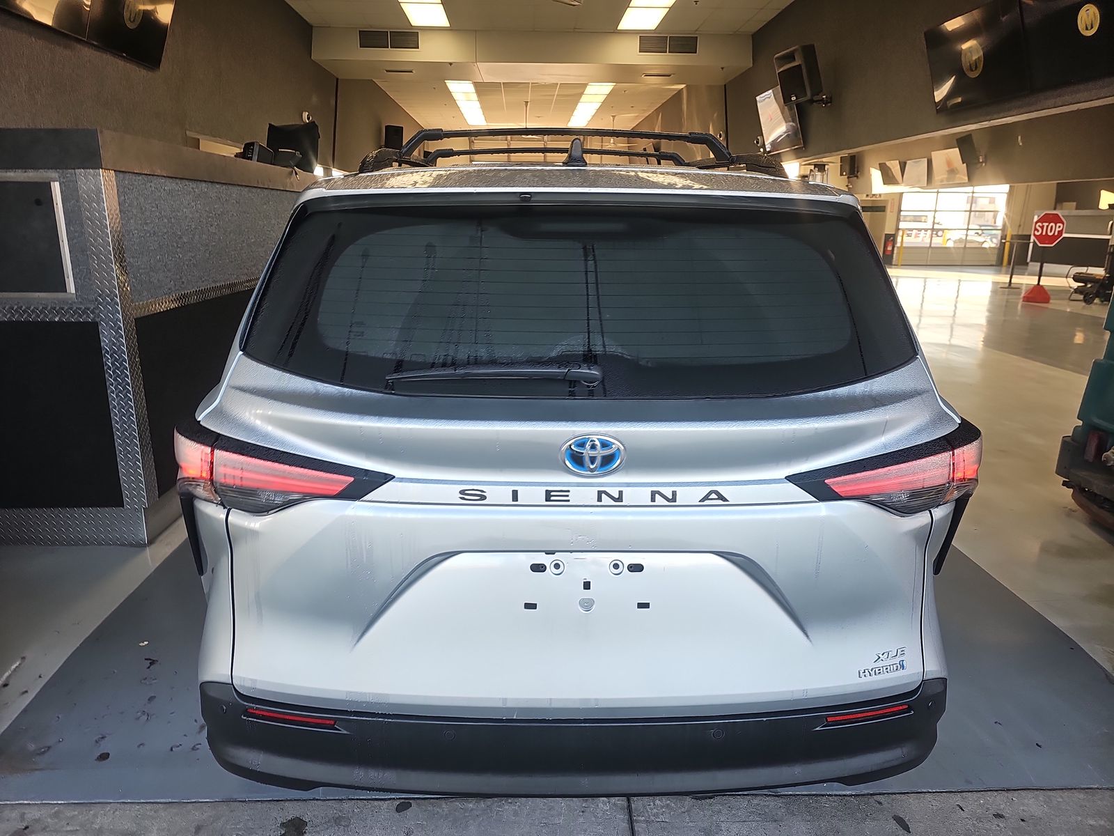 2021 Toyota Sienna XLE FWD