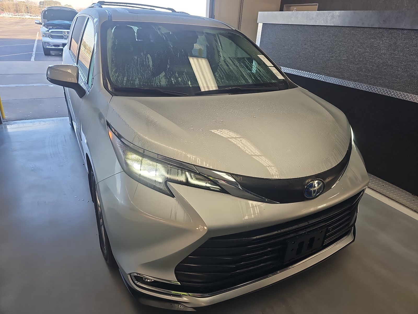 2021 Toyota Sienna XLE FWD