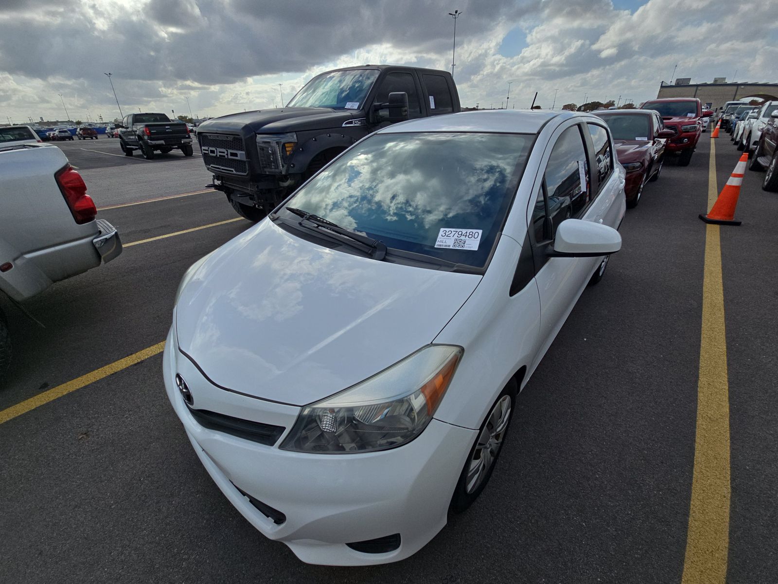 2014 Toyota Yaris LE FWD