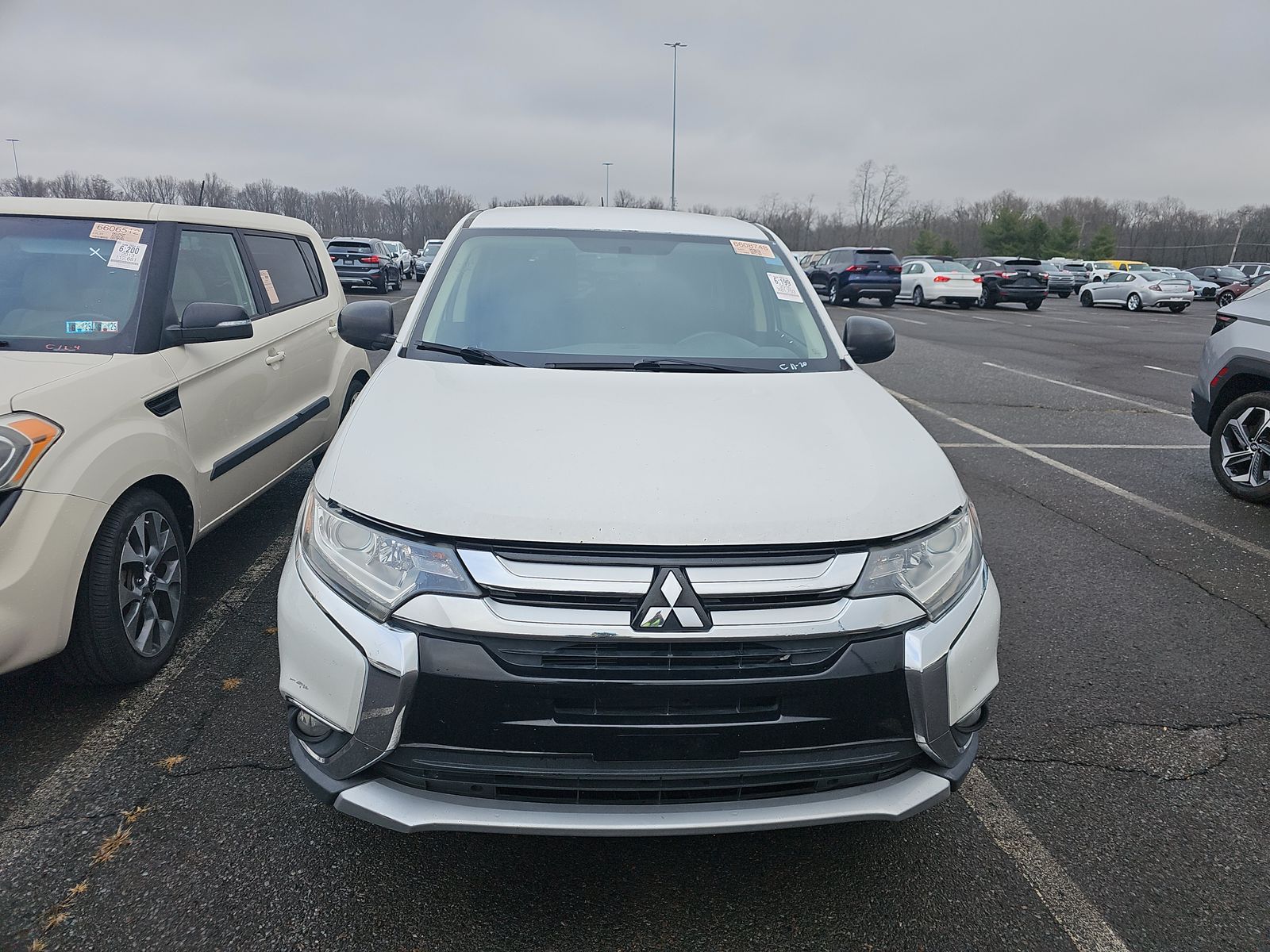 2016 Mitsubishi Outlander ES FWD