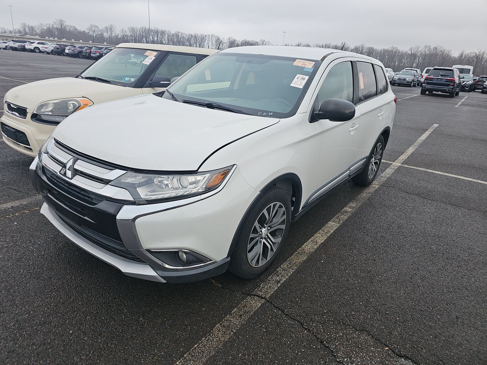 2016 Mitsubishi Outlander ES FWD