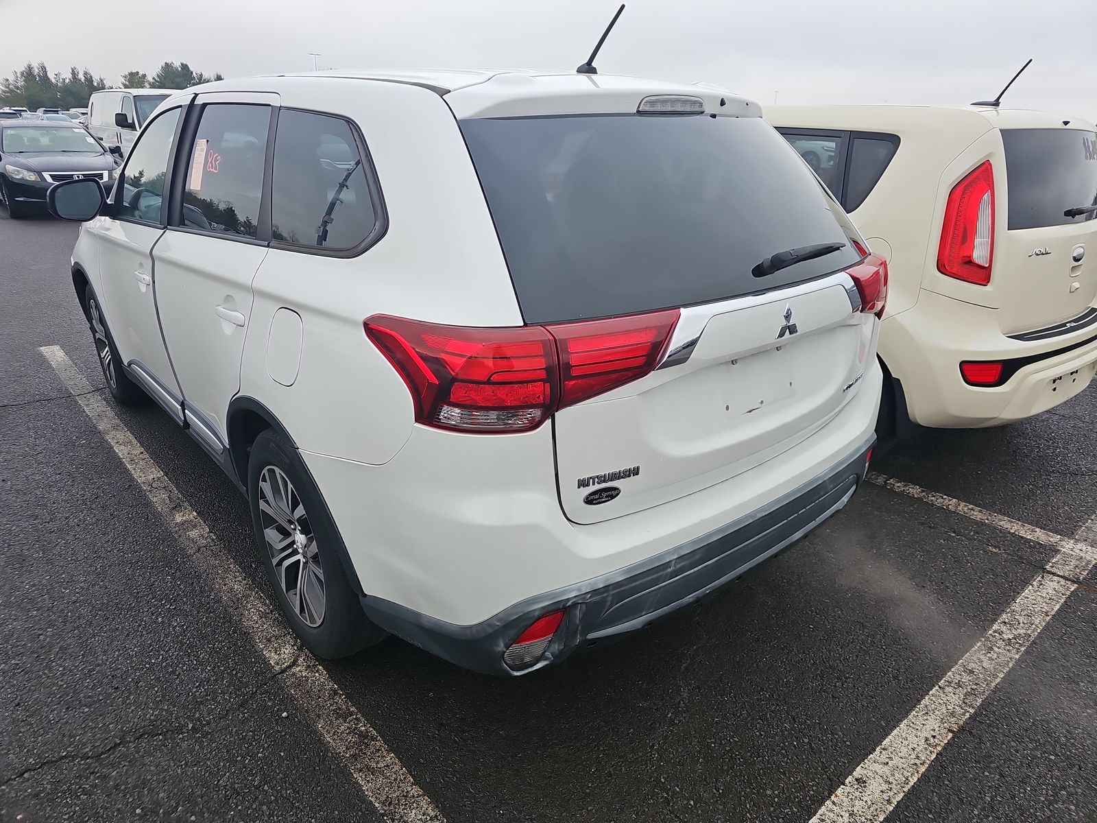 2016 Mitsubishi Outlander ES FWD