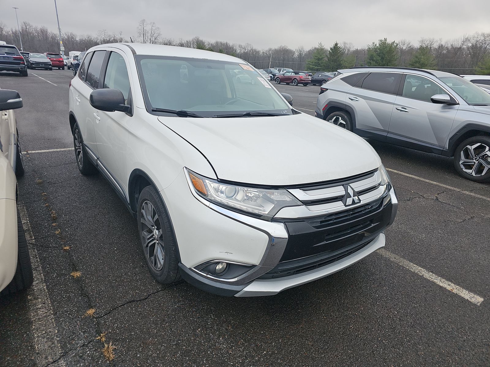 2016 Mitsubishi Outlander ES FWD