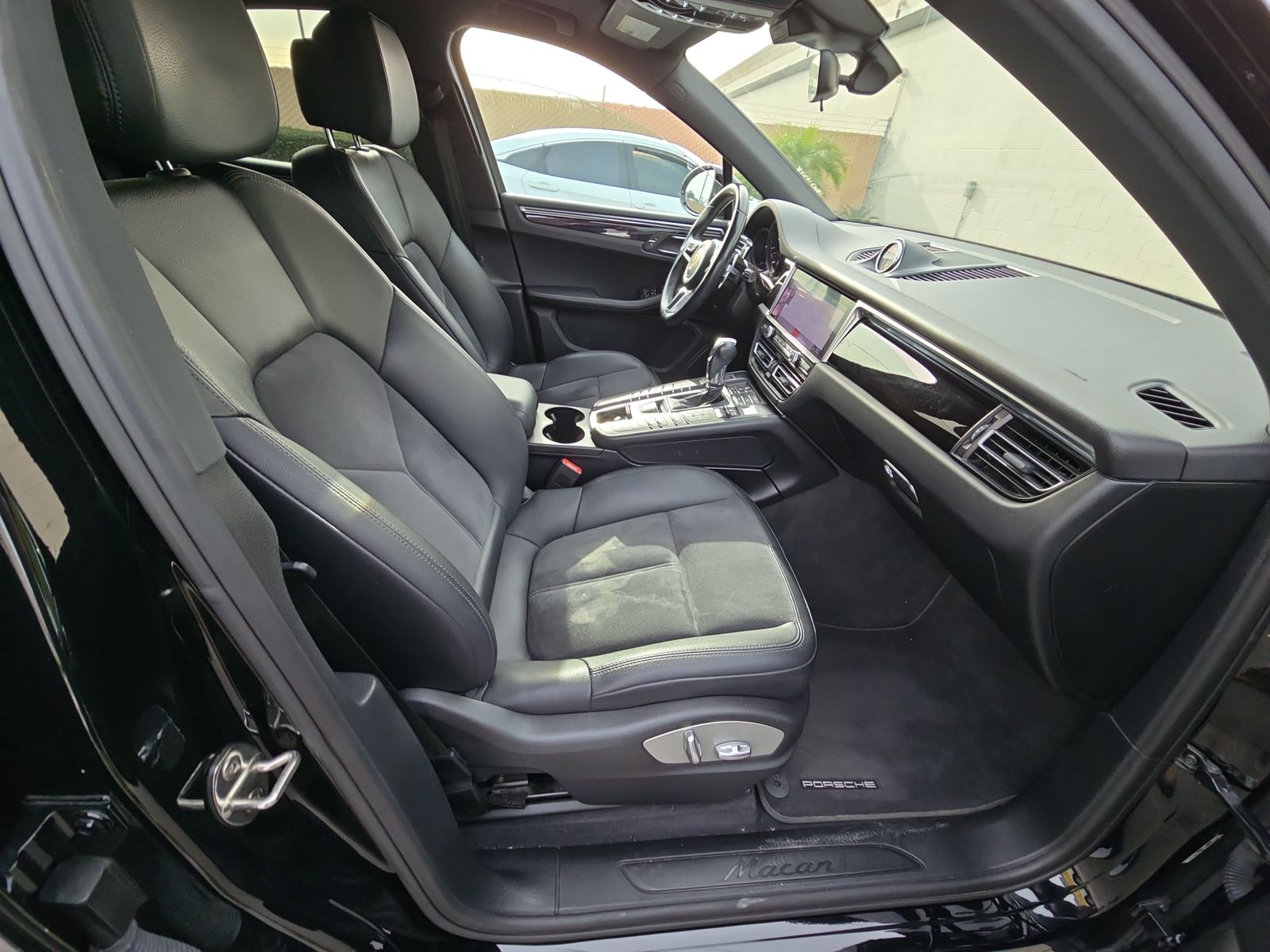 2019 Porsche Macan Base AWD