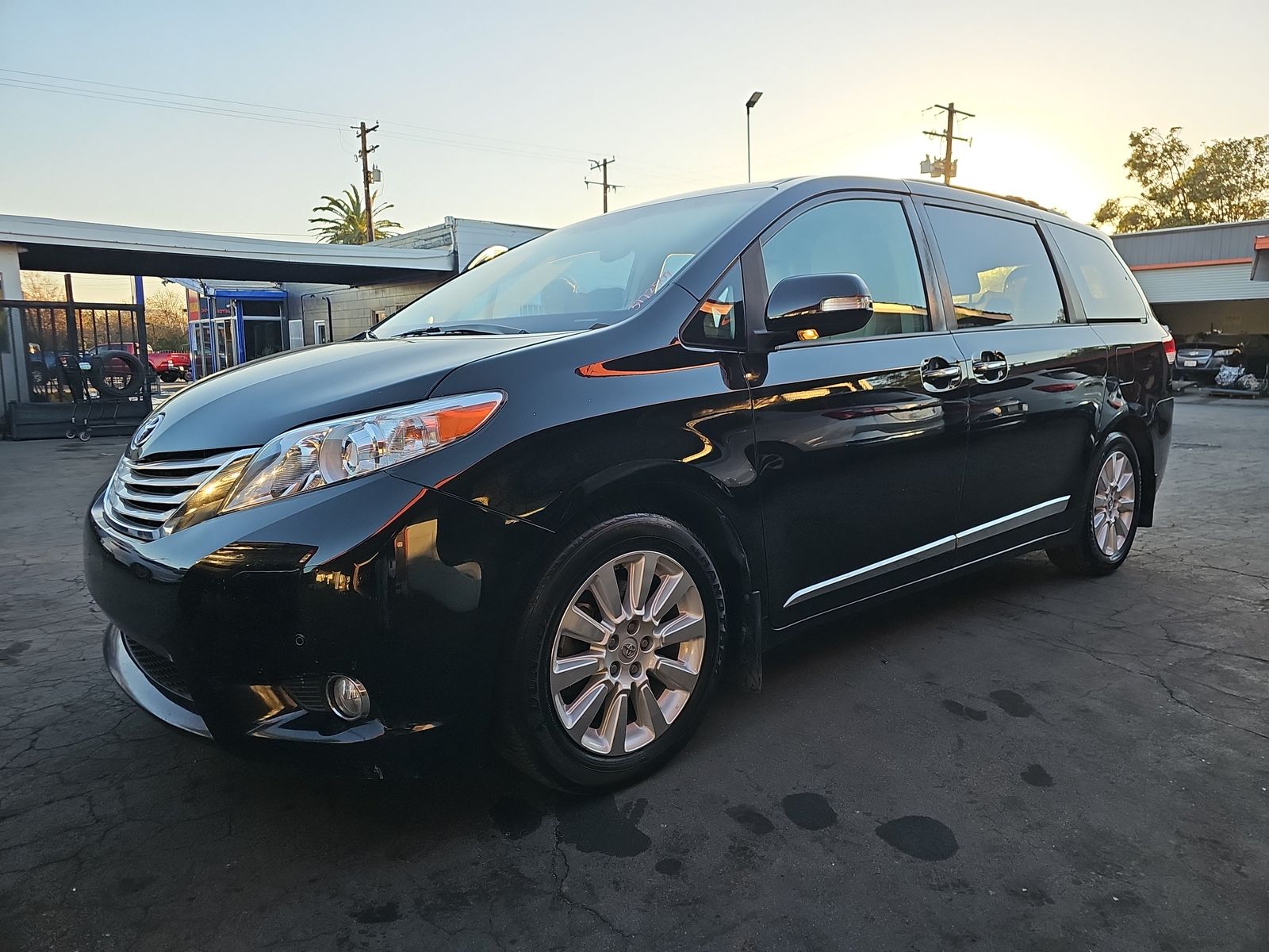 2014 Toyota Sienna Limited FWD