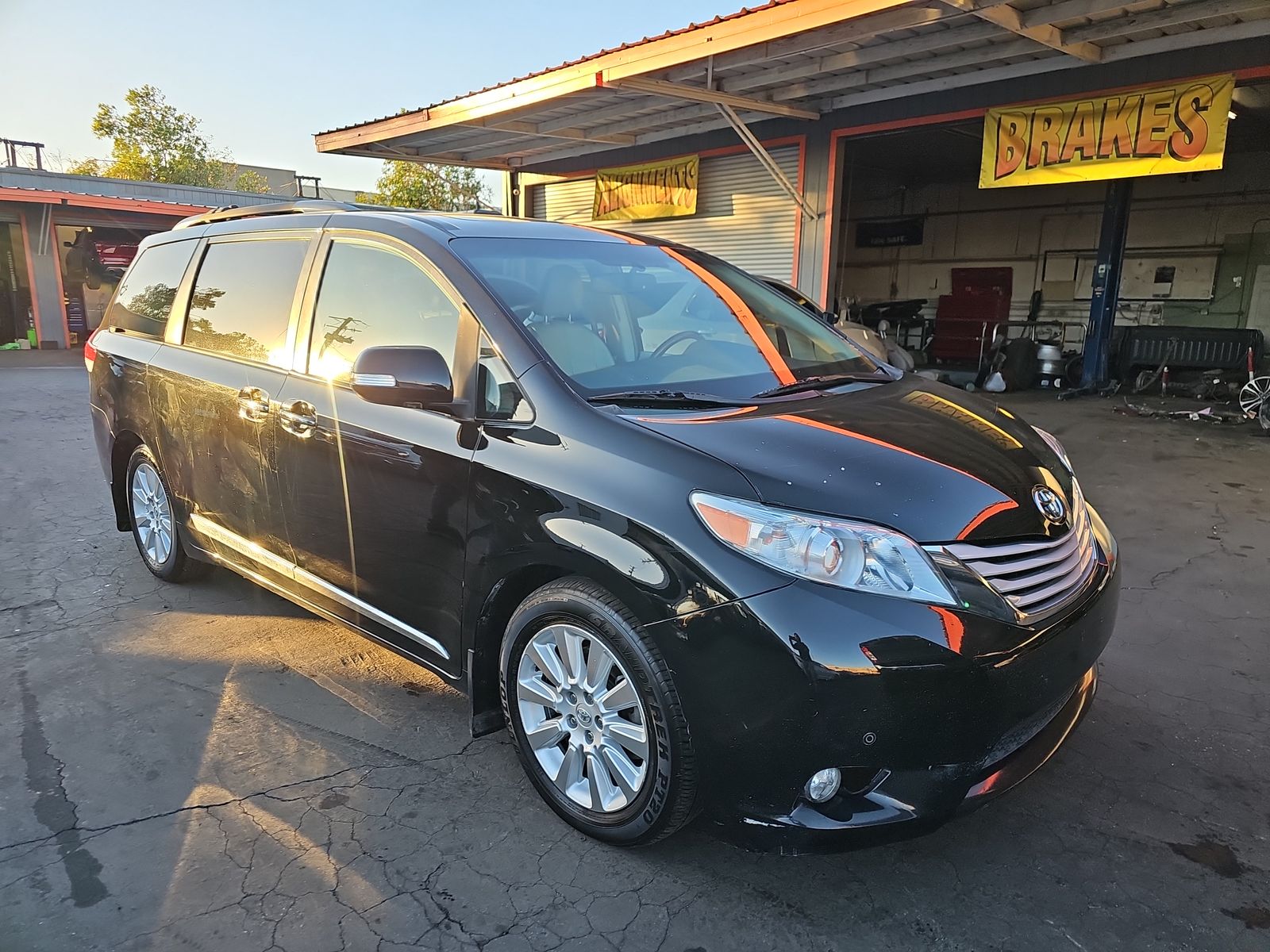 2014 Toyota Sienna Limited FWD