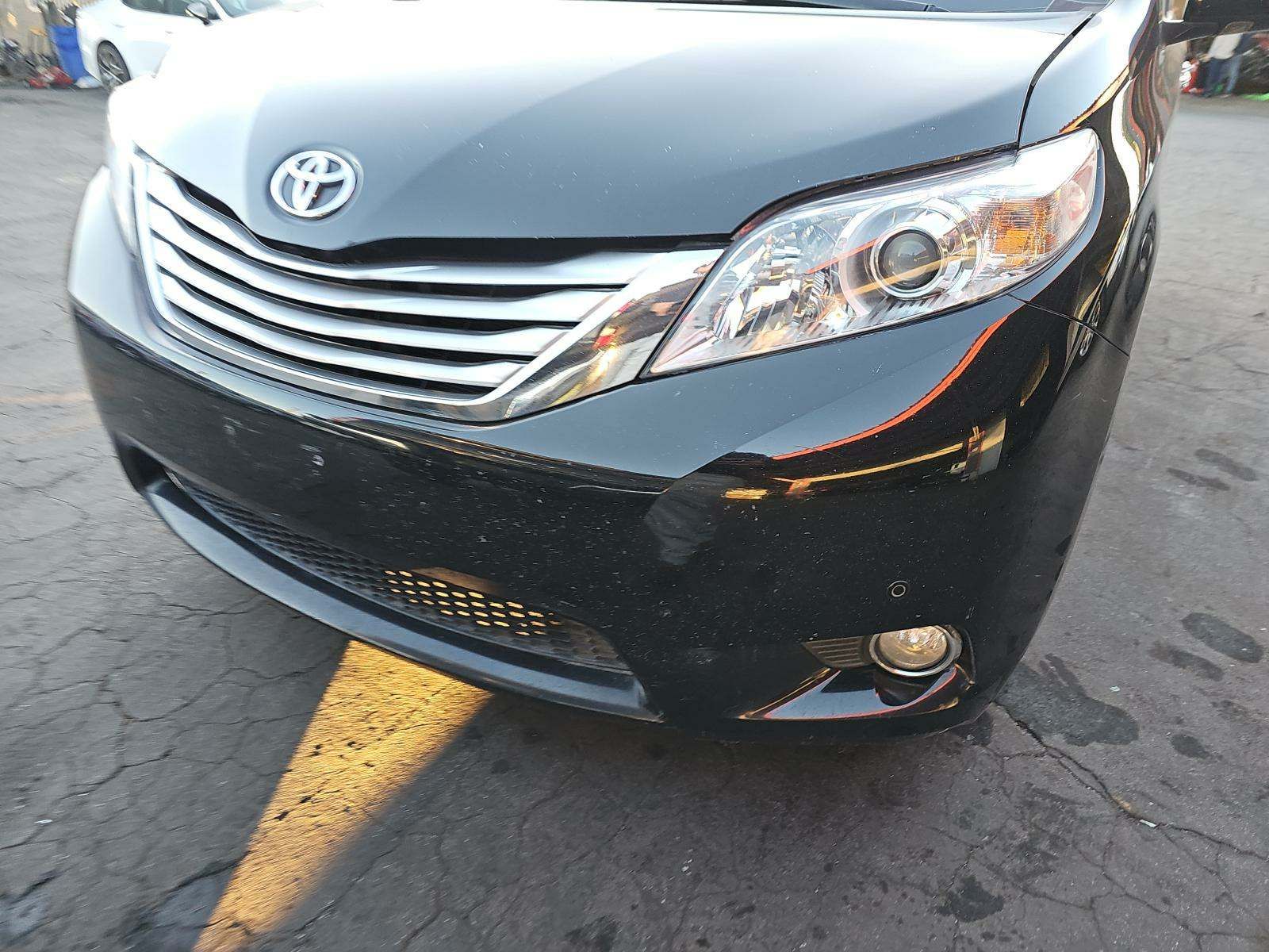 2014 Toyota Sienna Limited FWD