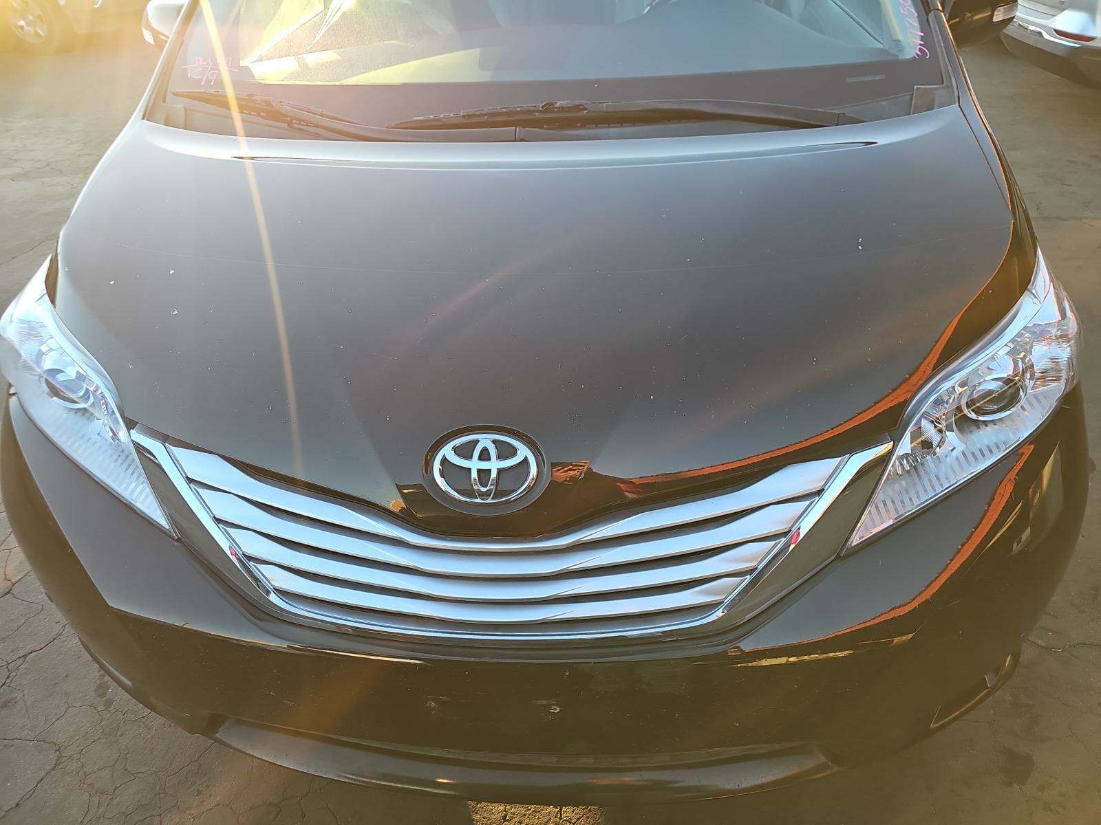 2014 Toyota Sienna Limited FWD