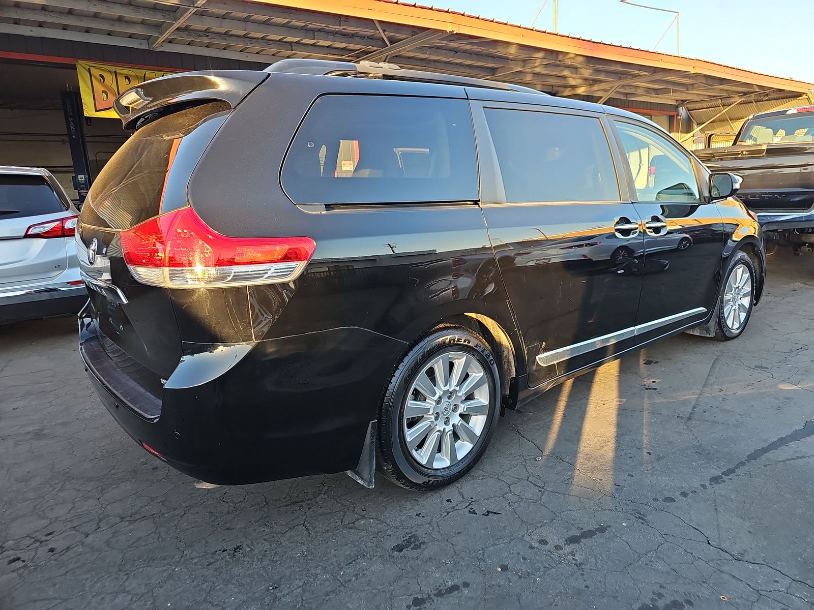 2014 Toyota Sienna Limited FWD