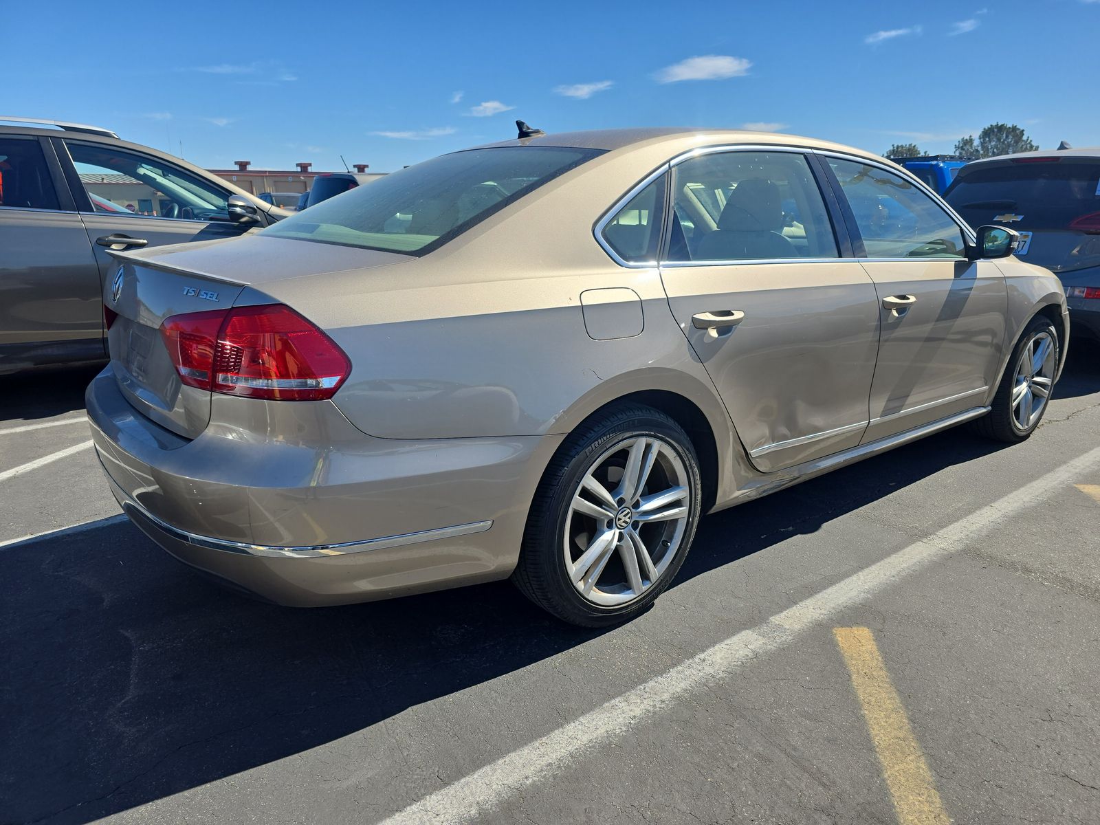 2015 Volkswagen Passat 1.8T SEL Premium FWD