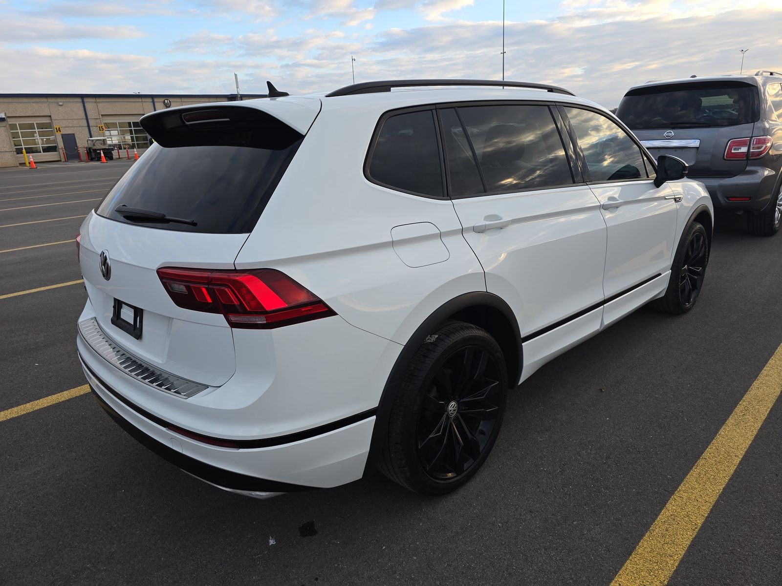 2021 Volkswagen Tiguan 2.0T SE R-Line Black FWD