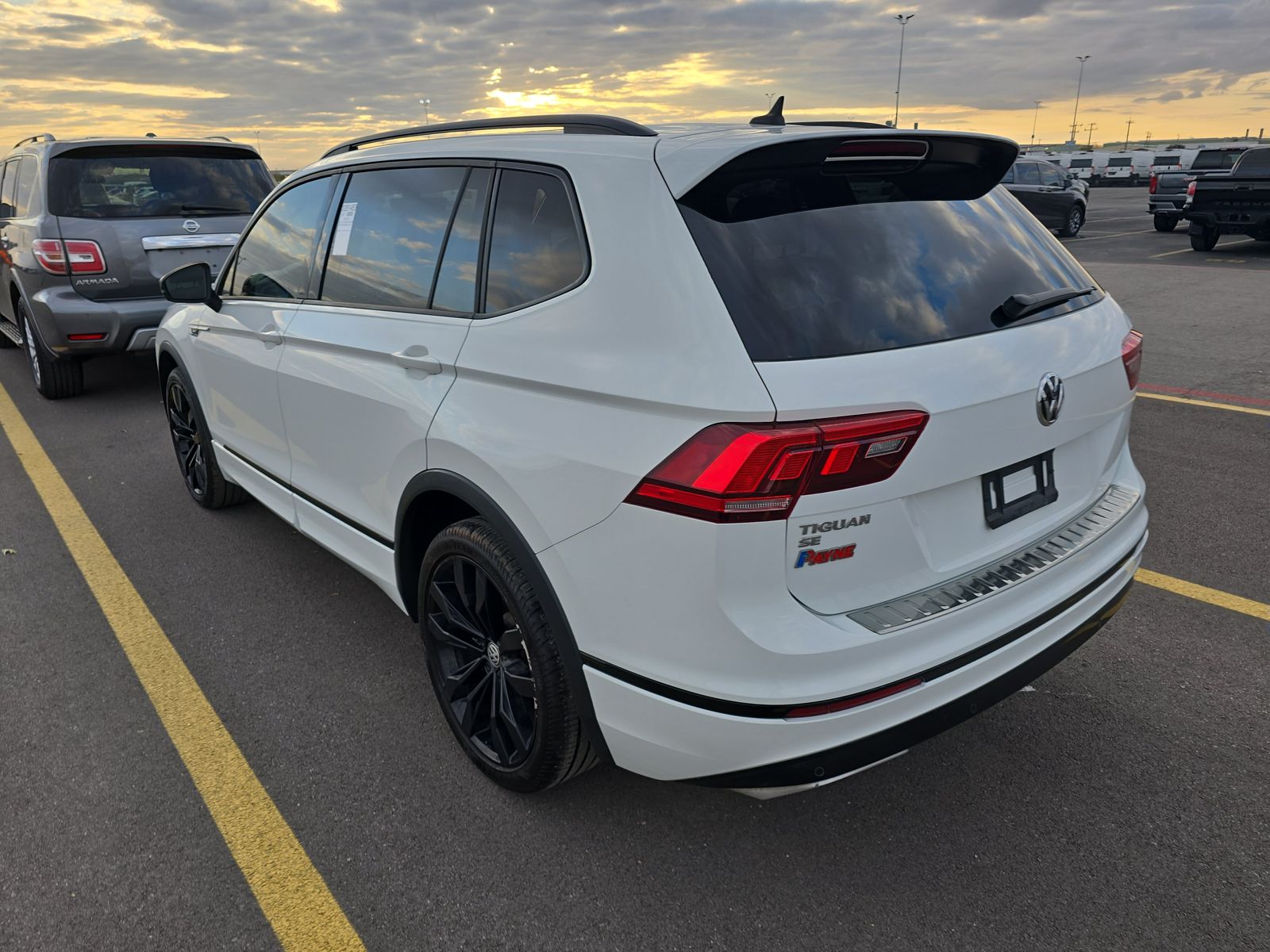 2021 Volkswagen Tiguan 2.0T SE R-Line Black FWD