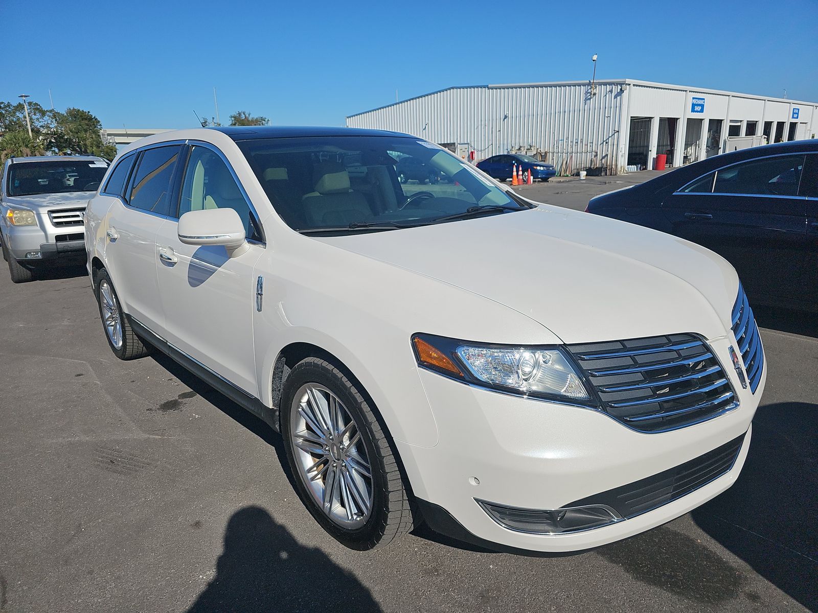 2018 Lincoln MKT Reserve AWD