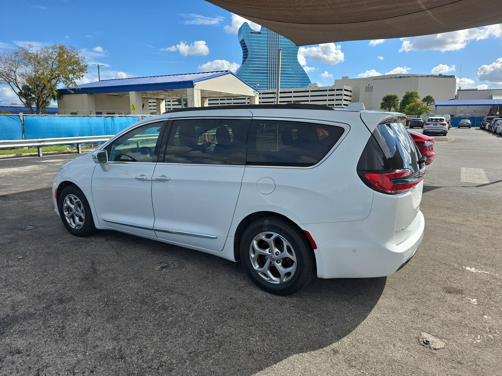 2022 Chrysler Pacifica Limited FWD