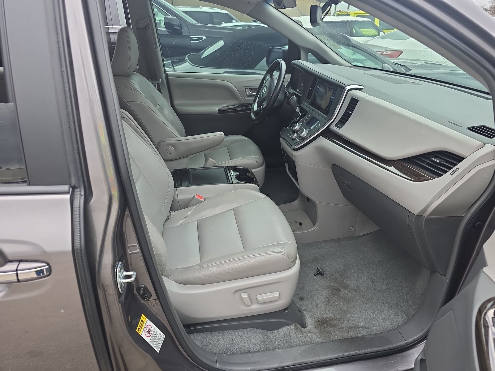 2017 Toyota Sienna XLE FWD