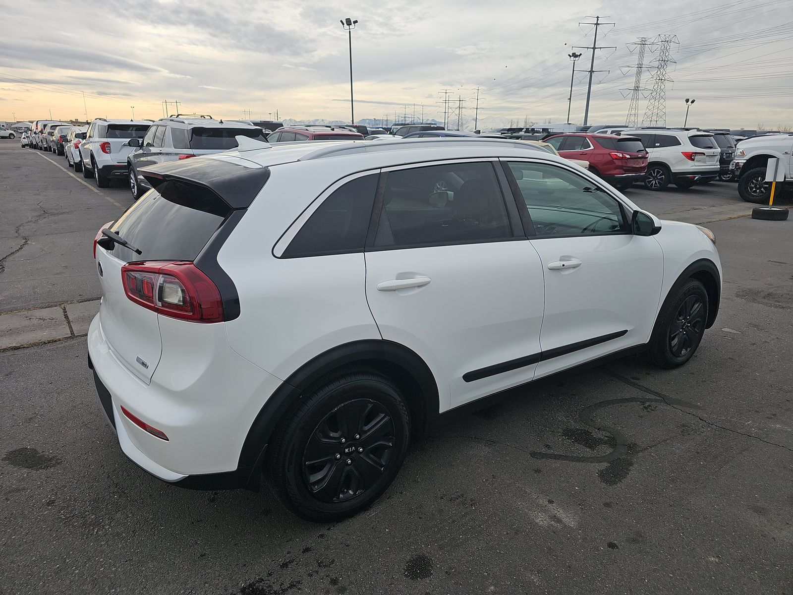 2017 Kia Niro LX FWD