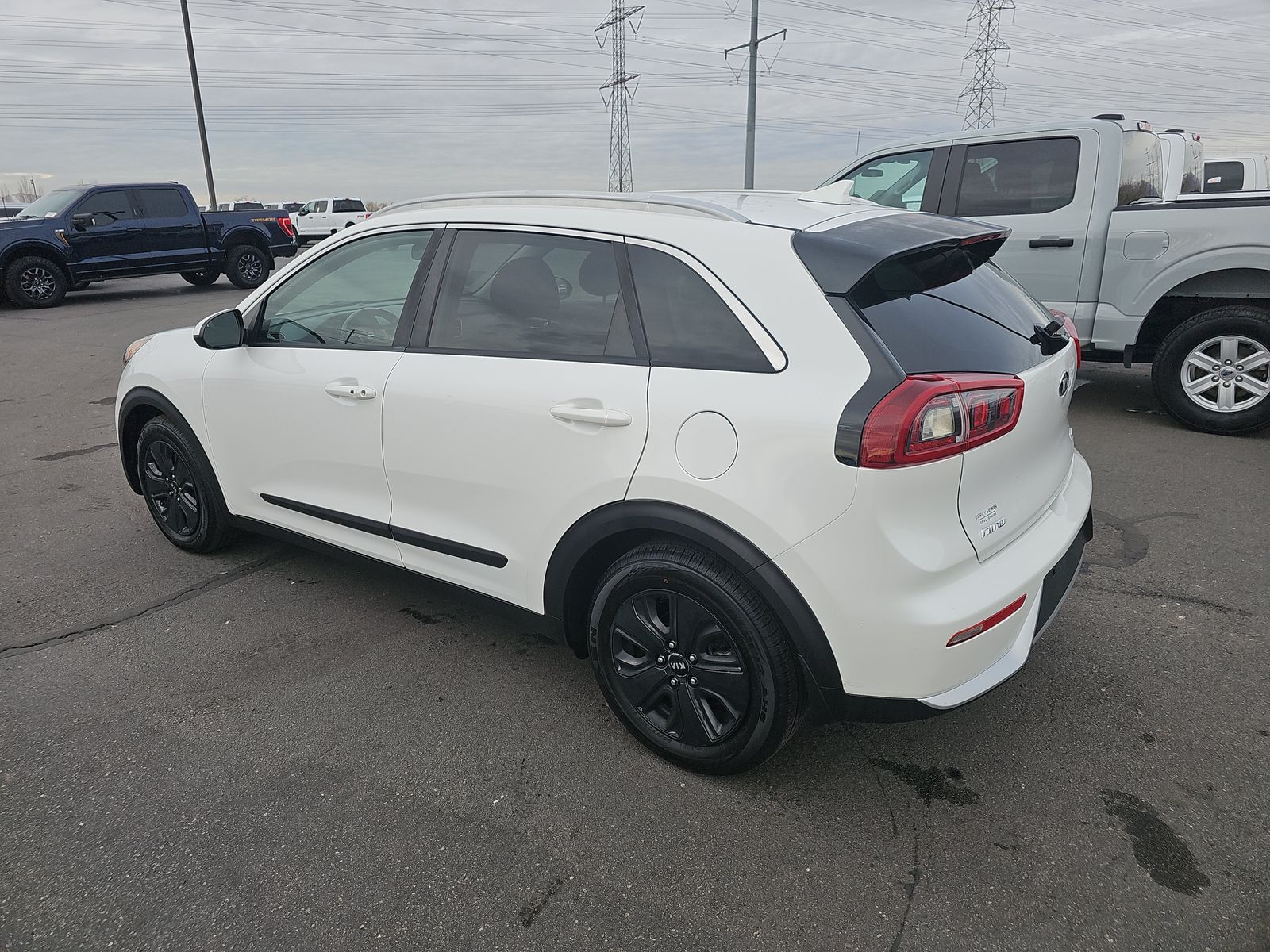 2017 Kia Niro LX FWD