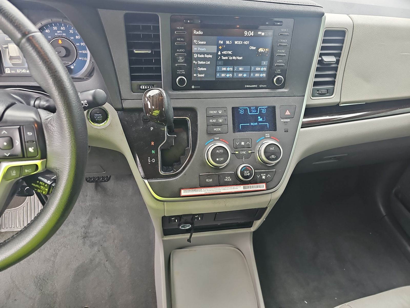 2020 Toyota Sienna XLE Premium FWD