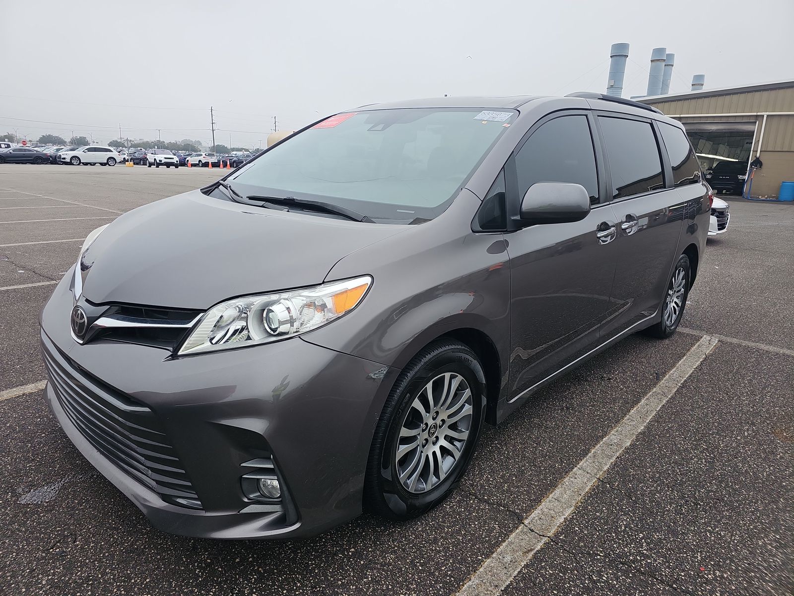 2020 Toyota Sienna XLE Premium FWD