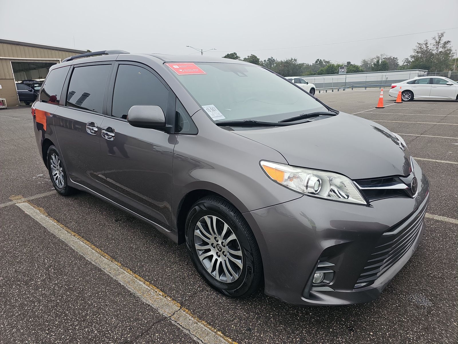 2020 Toyota Sienna XLE Premium FWD