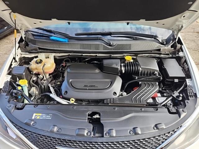 2019 Chrysler Pacifica Touring L FWD