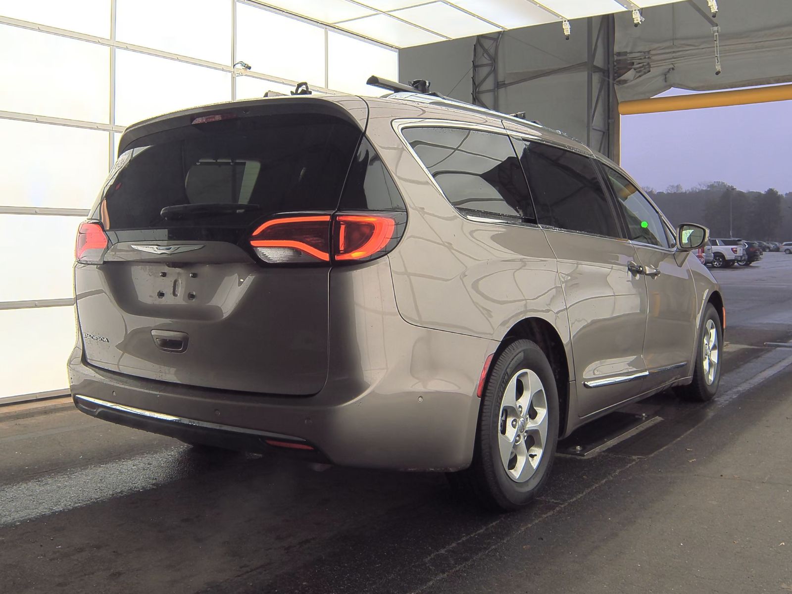 2017 Chrysler Pacifica Touring L Plus FWD