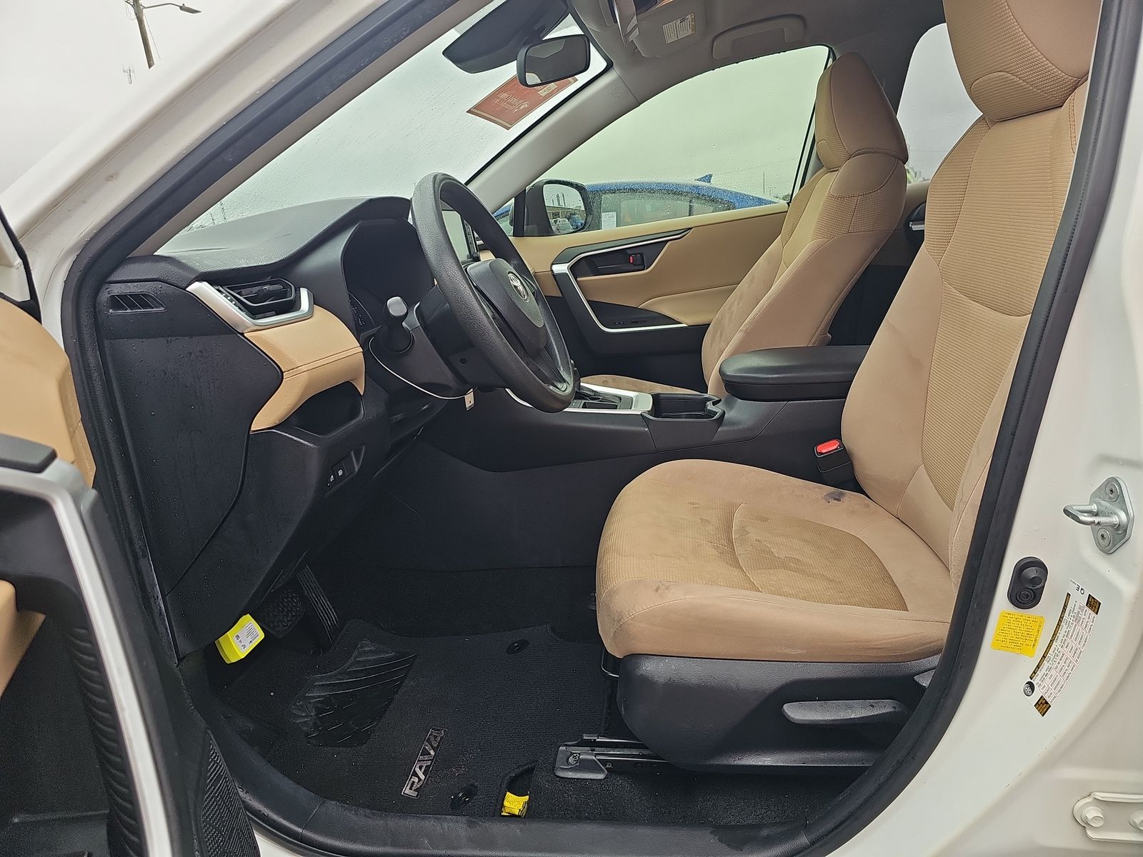 2020 Toyota RAV4 LE FWD