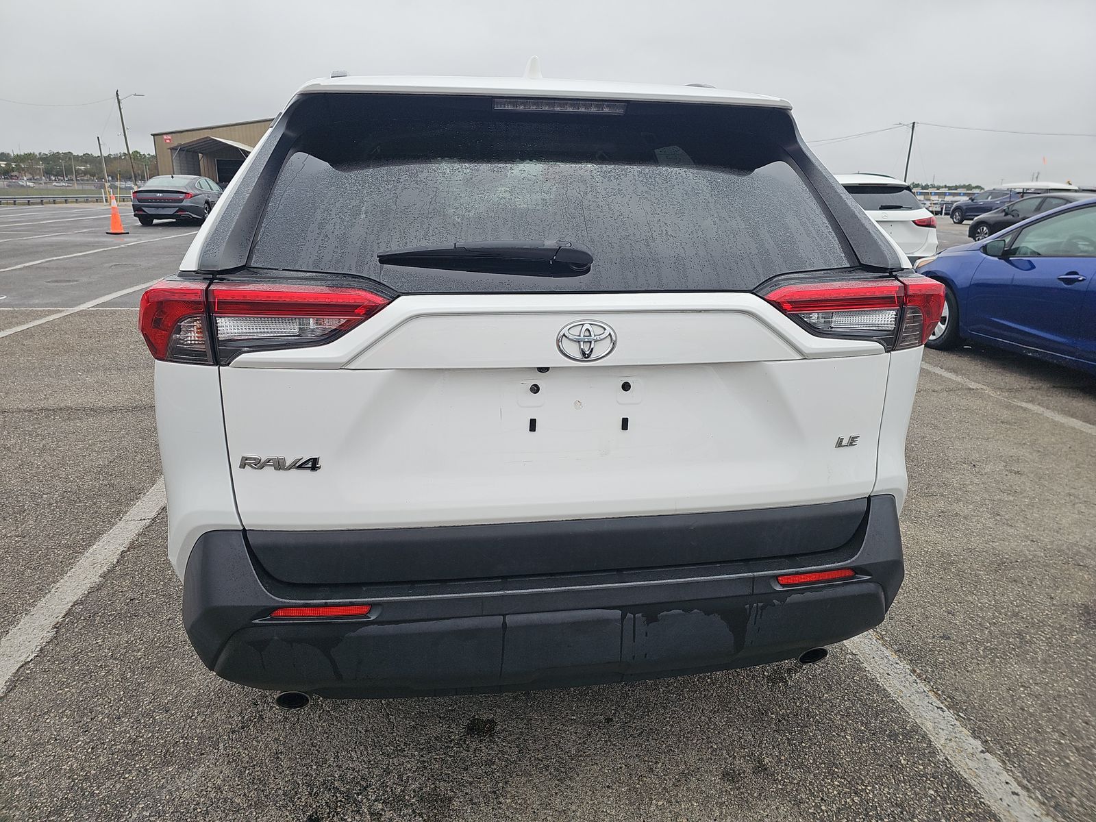 2020 Toyota RAV4 LE FWD
