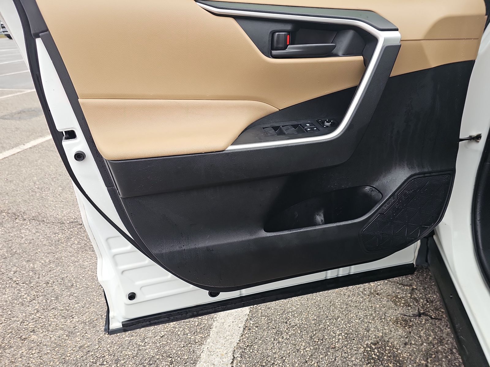 2020 Toyota RAV4 LE FWD