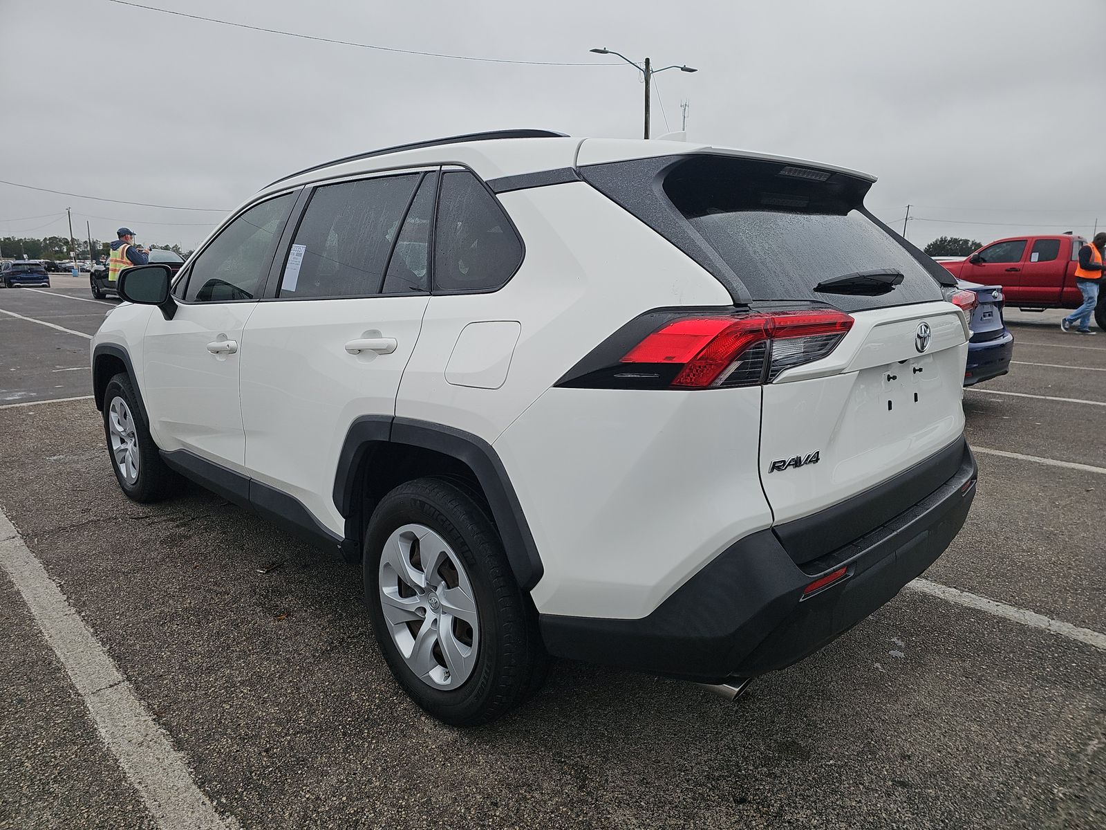 2020 Toyota RAV4 LE FWD