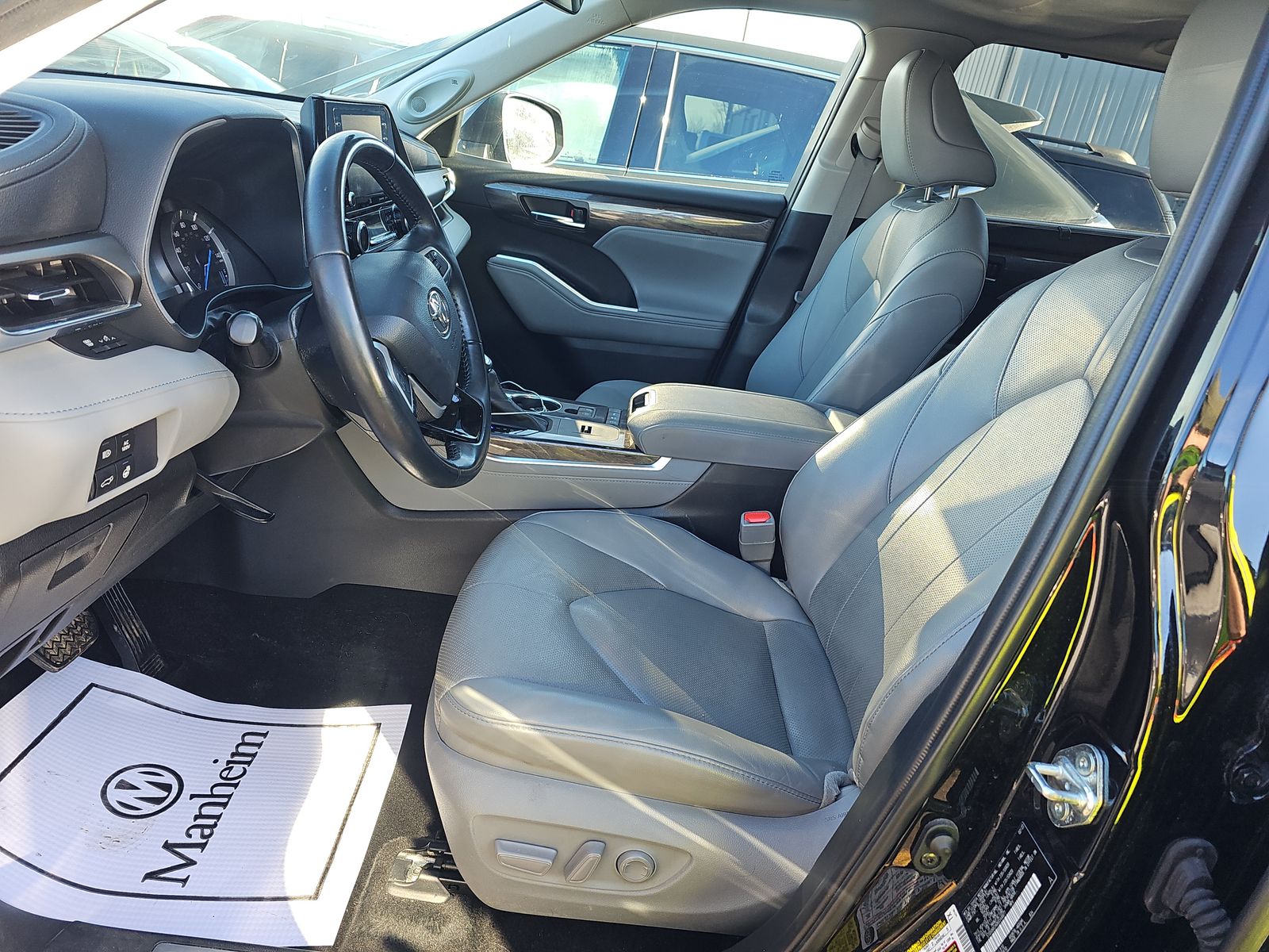 2022 Toyota Highlander Hybrid Limited AWD