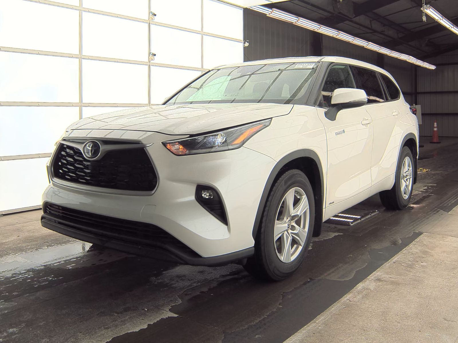 2021 Toyota Highlander Hybrid LE AWD